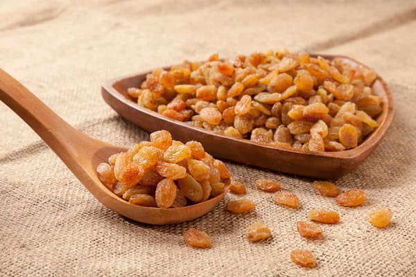 تصویر 1 از قیمت خرید کشمش تیزآبی پلویی با فروش عمده
